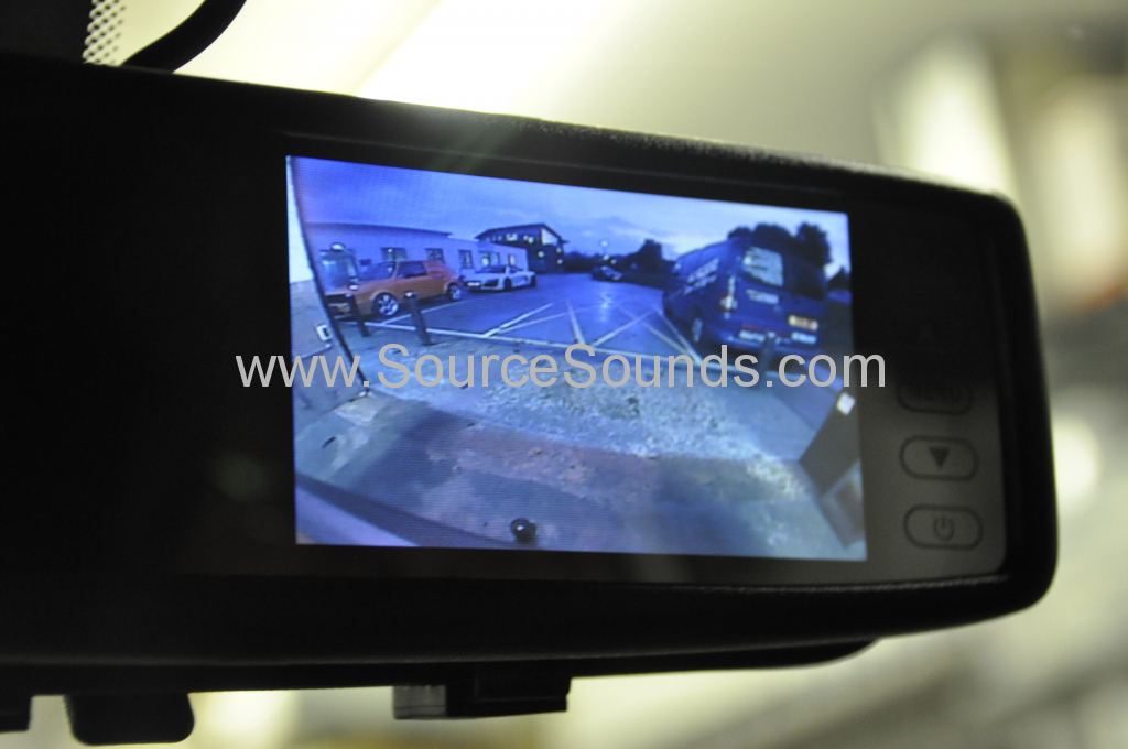 Kia Sorento 2012 reverse camera mirror monitor 004