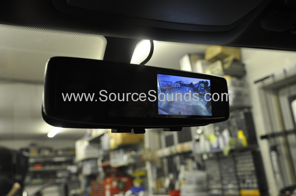 Kia Sorento 2012 reverse camera mirror monitor 005