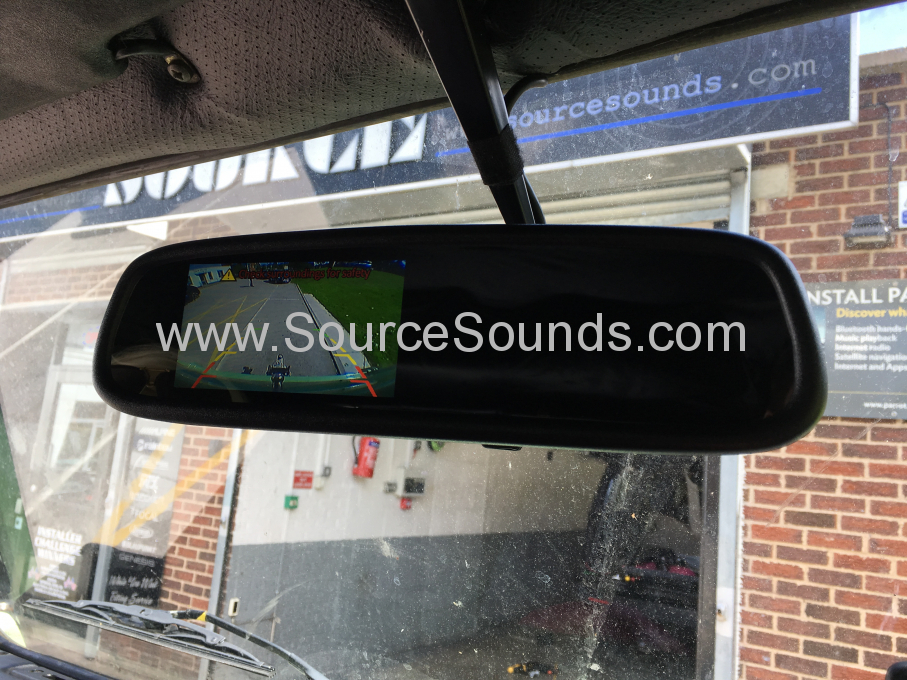 Landrover Defender reverse camera 005