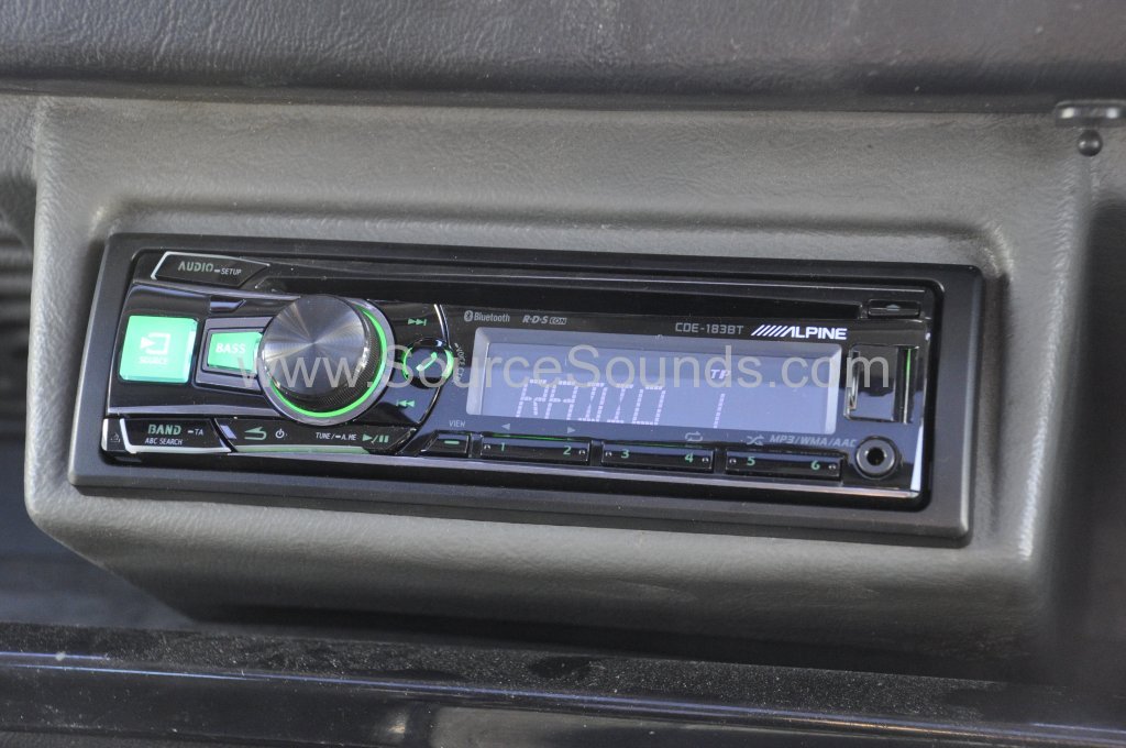 Landrover Defender 1995 stereo upgrade 005