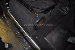 landrover-defender-2008-audio-upgrade-008