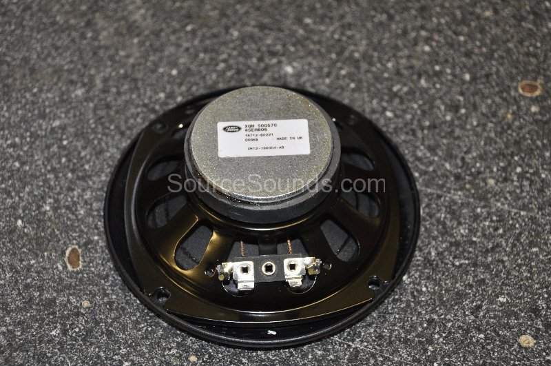 landrover-defender-2008-audio-upgrade-004