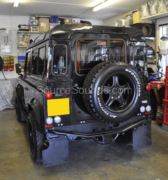 landrover-defender-2008-navigation-upgrade-002 landrover-defender-2008-navigation-upgrade-002