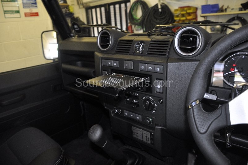 landrover-defender-2008-navigation-upgrade-007 landrover-defender-2008-navigation-upgrade-007