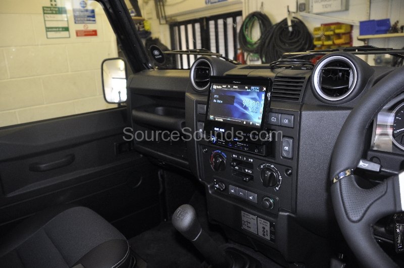 landrover-defender-2008-navigation-upgrade-008 landrover-defender-2008-navigation-upgrade-008