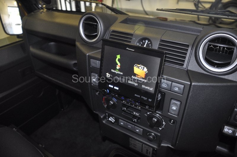 landrover-defender-2008-navigation-upgrade-010 landrover-defender-2008-navigation-upgrade-010