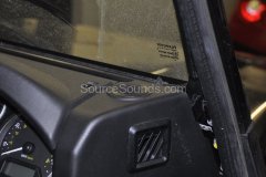 landrover-defender-2010-audio-upgrade-004