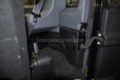 landrover-defender-2010-audio-upgrade-005