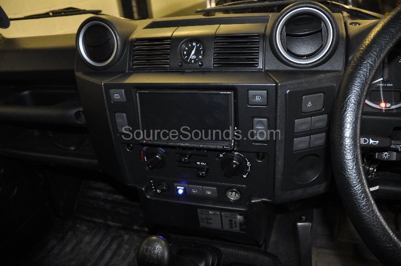 landrover-defender-2010-navigation-upgrade-003