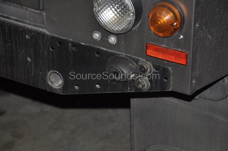 landrover-defender-2010-parking-sensor-upgrade-007 landrover-defender-2010-parking-sensor-upgrade-007