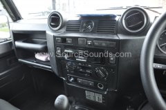 Landrover Defender 2010 screen upgrade 002