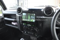 Landrover Defender 2010 screen upgrade 004