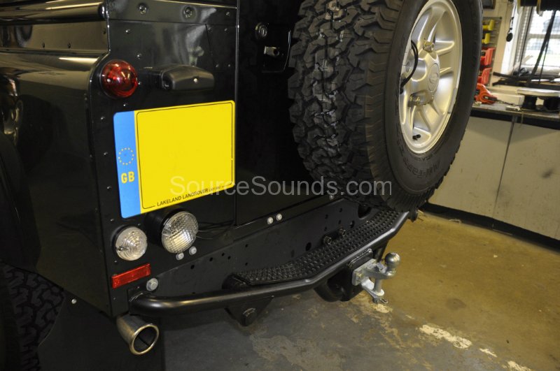 landrover-defender-2012-rear-parking-sensors-002