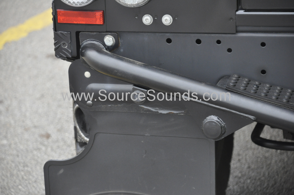 Landrover Defender 2016 parking sensors 007
