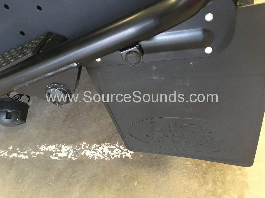 Landrover Defender 2016 parking sensors 009
