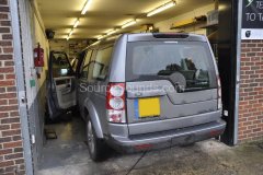 landrover-discovery-4-2011-speed-camera-002