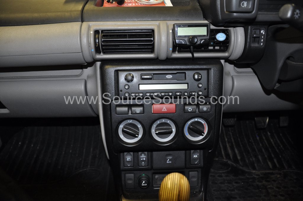 Landrover Freelander 2002 bluetooth upgrade 003