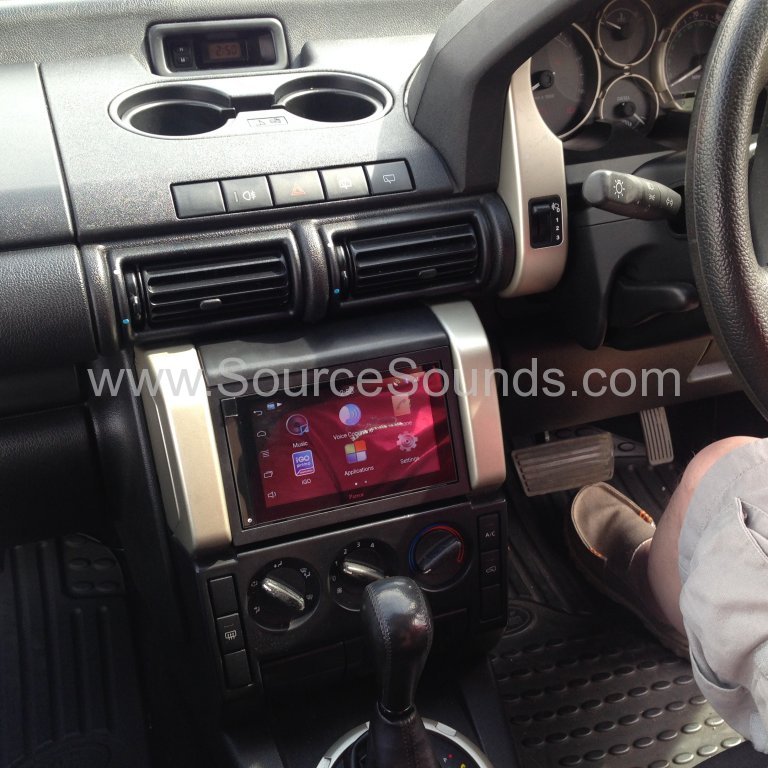 Landrover Freelander 2005 Parrot asteroid smart upgrade 006