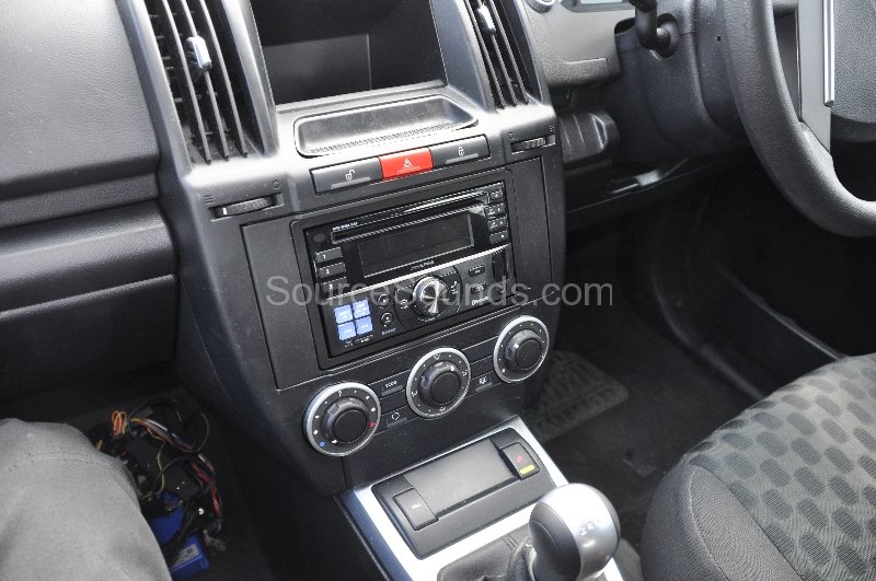 Landrover_Freelander_2_2007_stereo_upgrade Source Sounds