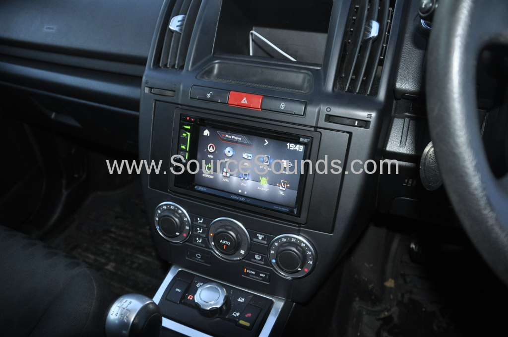 Landrover Freelander 2 2009 DAB upgrade 005