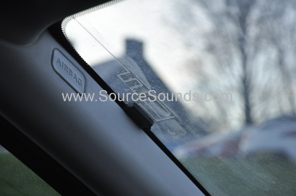 Landrover Freelander 2 2009 DAB upgrade 007