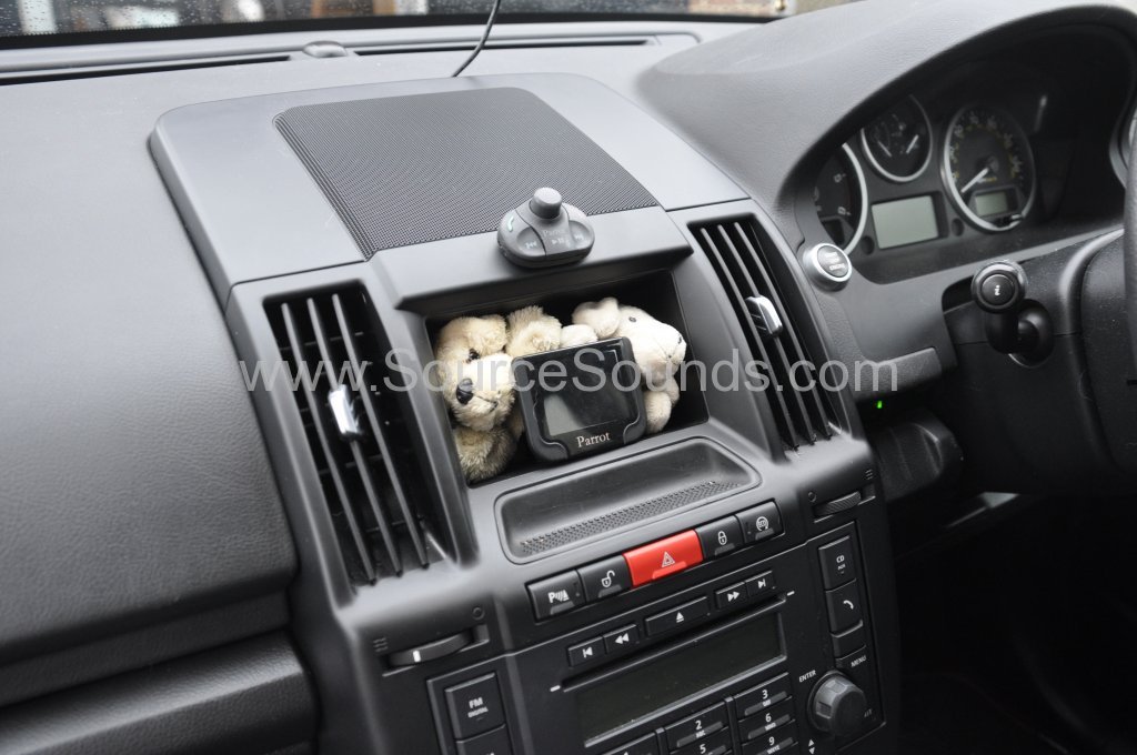 Landrover Freelander 2 2010 bluetooth upgrade 003