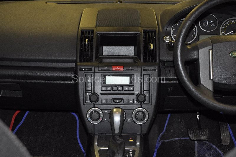 landrover-freelander-2-2012-double-din-navigation-upgrade-002 landrover-freelander-2-2012-double-din-navigation-upgrade-002