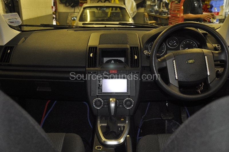 landrover-freelander-2-2012-double-din-navigation-upgrade-005 landrover-freelander-2-2012-double-din-navigation-upgrade-005