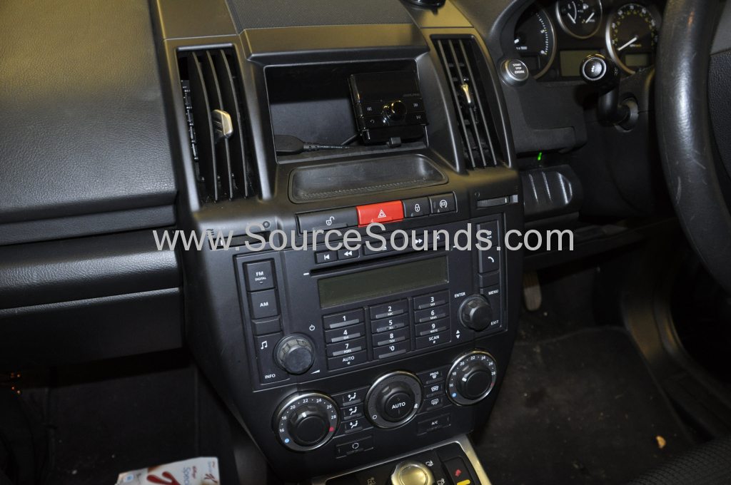 Landrover Freelander 2011 DAB upgrade ezidab 003