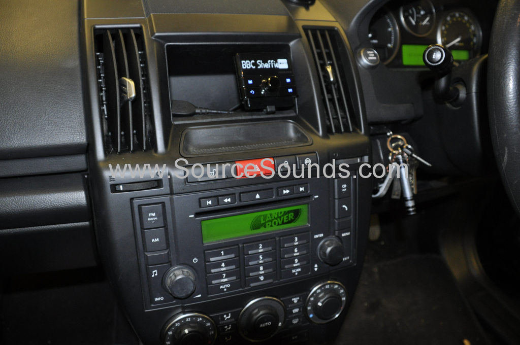 Landrover Freelander 2011 DAB upgrade ezidab 005