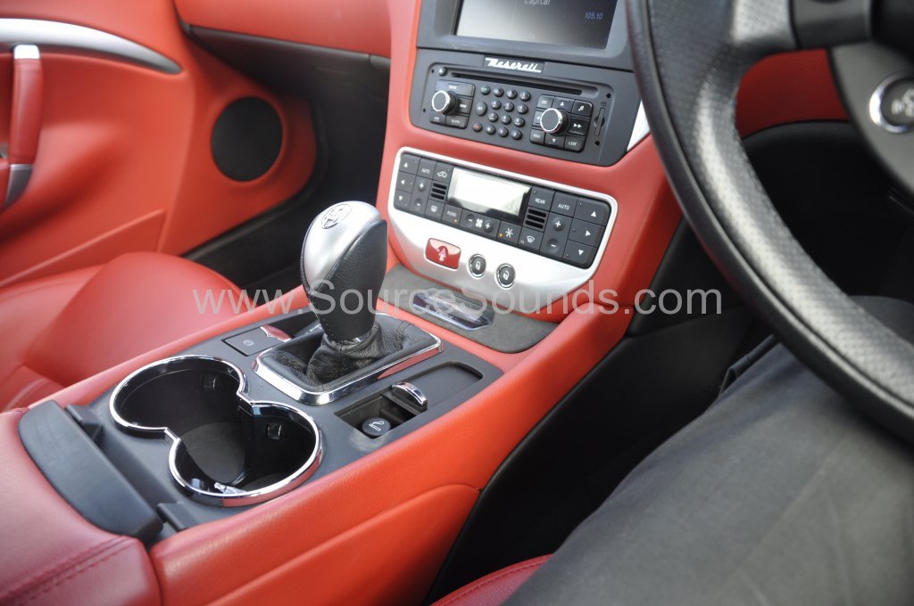 Maserati Granturismo 2007 bluetooth upgrade 003