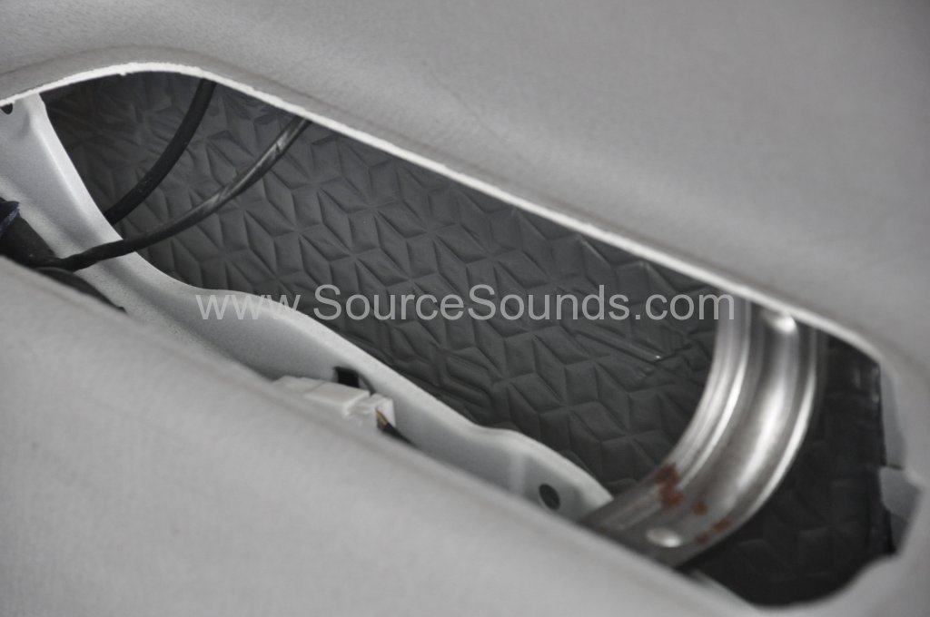 Mazda Bongo 1998 audio upgrade 008