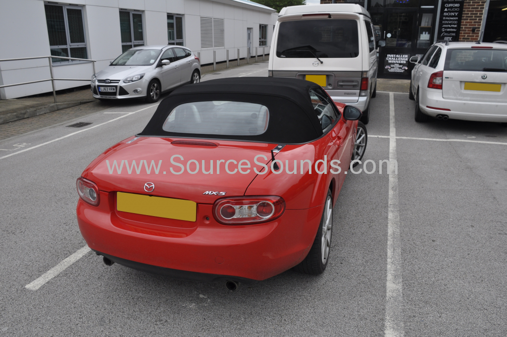 Mazda MX5 2010 DAB upgrade 002