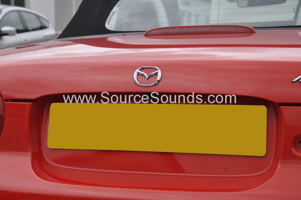 Mazda MX5 2010 reverse camera upgrade 003