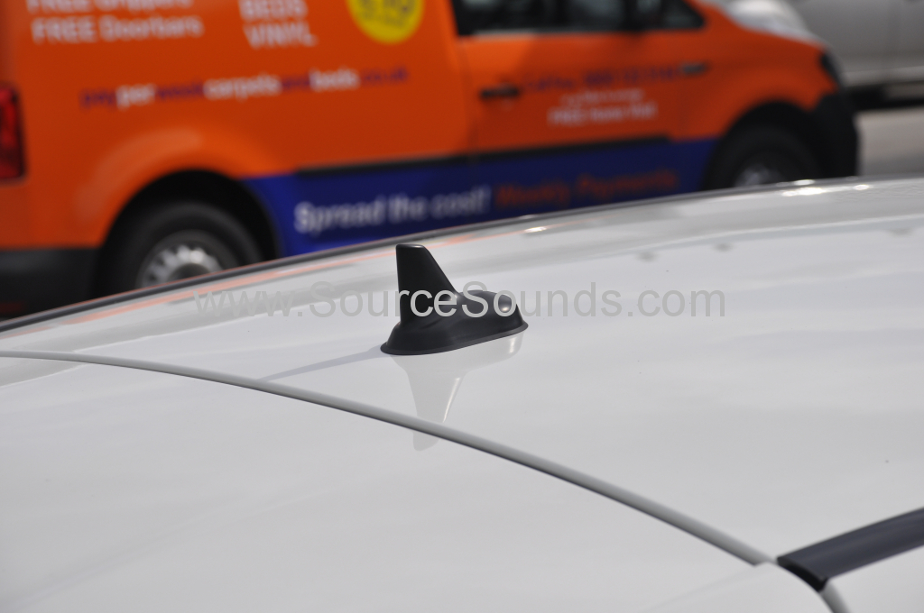 Mercedes A Class 2016 DAB sharkfin 005