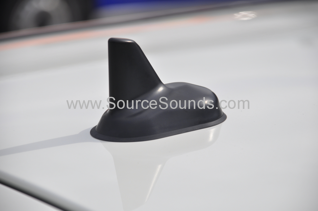 Mercedes A Class 2016 DAB sharkfin 006