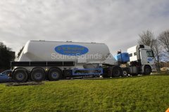 mercedes-actros-2007-tanker-reverse-camera-upgrade-002