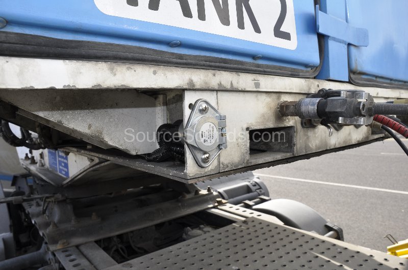 mercedes-actros-2007-tanker-reverse-camera-upgrade-012 mercedes-actros-2007-tanker-reverse-camera-upgrade-012