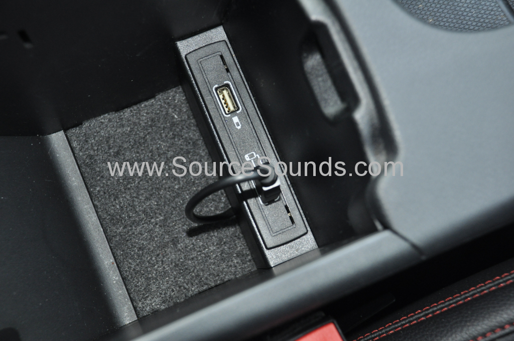 Mercedes B Class 2016 DAB upgrade 007