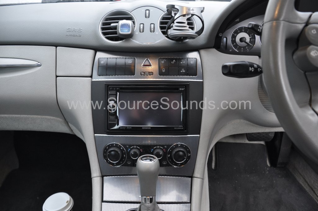 Mercedes CLK270 2008 DAB screen upgrade 003