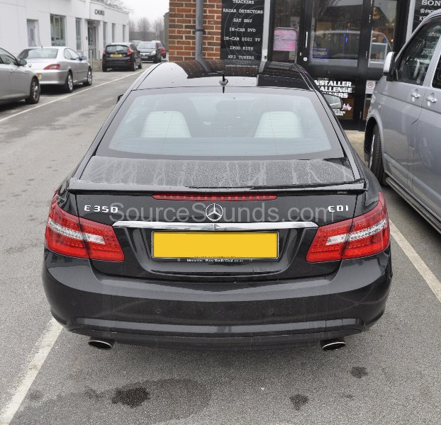 mercedes-e-class-2011-iphone-cradle-upgrade-002