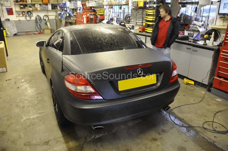 mercedes-slk-2005-reverse-camera-upgrade-002 mercedes-slk-2005-reverse-camera-upgrade-002