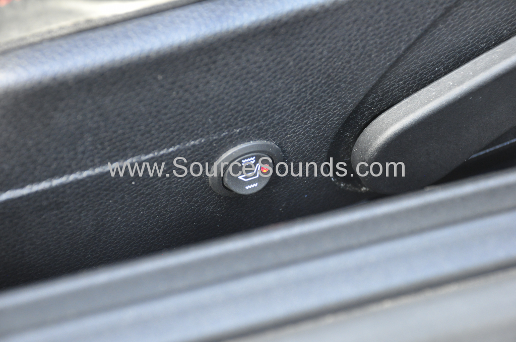 Mercedes SLK 2015 heated seats 004