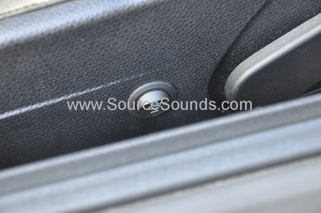 Mercedes SLK 2015 heated seats 005