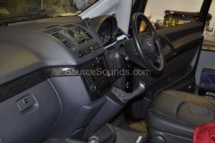 mercedes-viano-2009-dvd-roof-screen-002