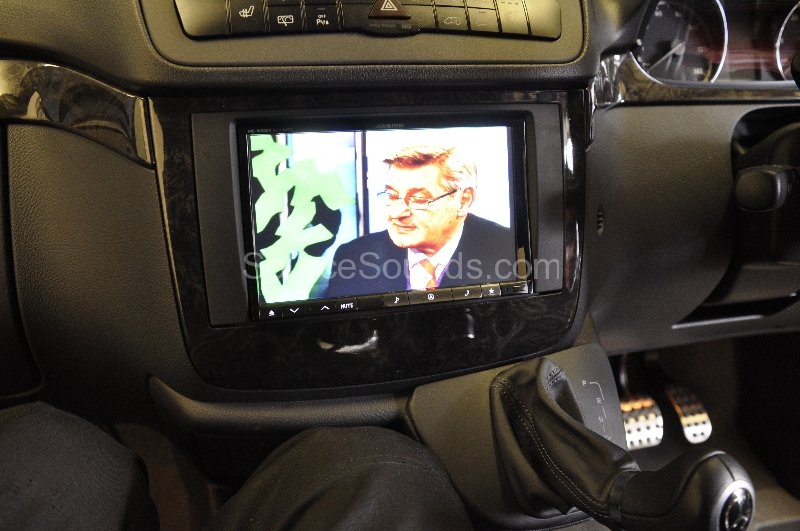 mercedes-viano-digital-tv-upgrade-005