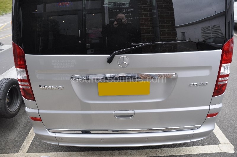 mercedes-viano-digital-tv-upgrade-002