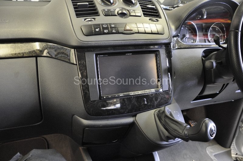 mercedes-viano-digital-tv-upgrade-003