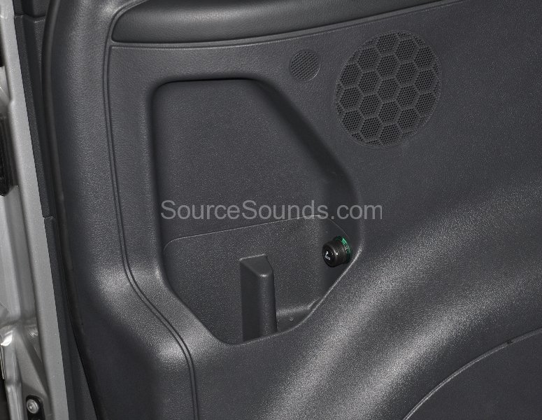 mercedes-vito-2010-rear-power-sockets-003 mercedes-vito-2010-rear-power-sockets-003