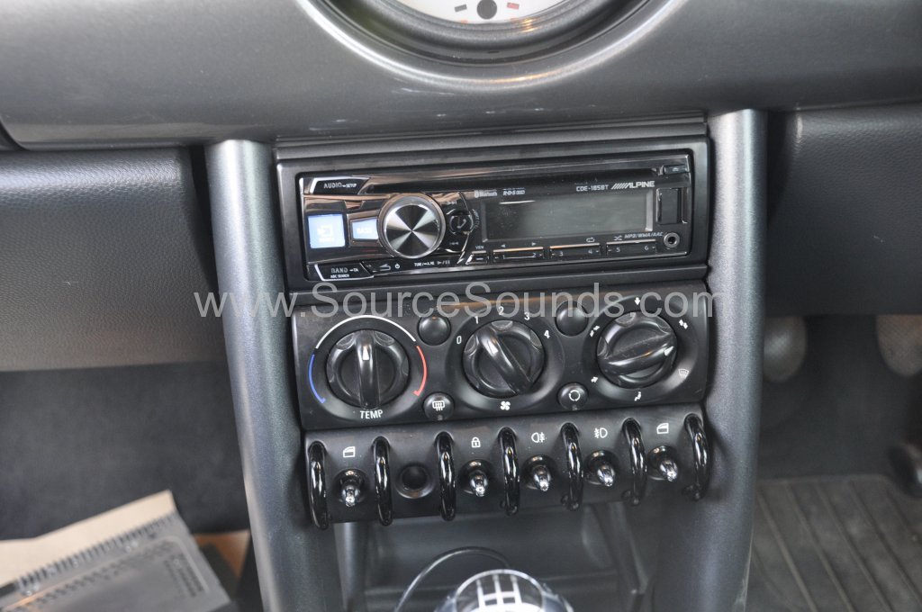 Mini Cabriolet 2006 stereo upgrade 006
